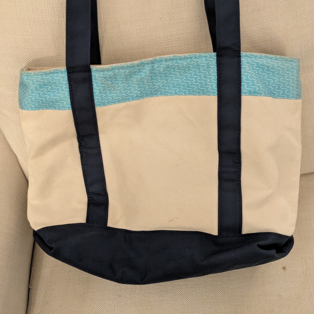 Vineyard Vines Blue and Cream Tote Bag - Picture 3 of 4